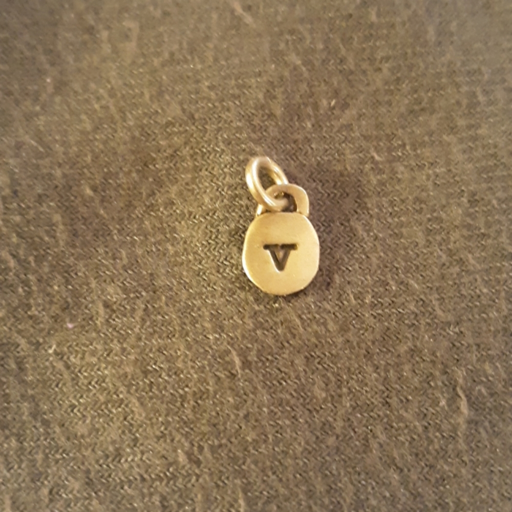 Lisa Leonard necklace charm V silver 925
